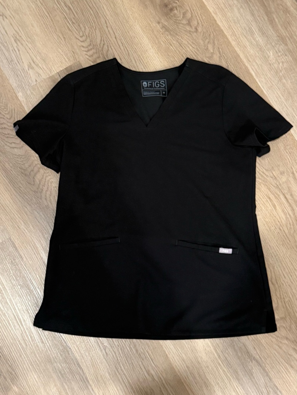 FIGS Casma Black V-Neck Scrub Top